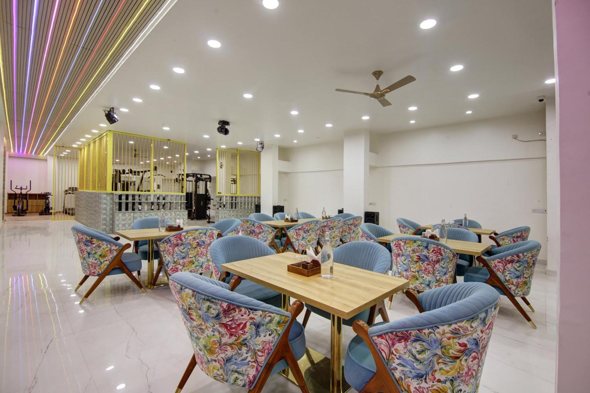 Aparthotel Anandam Club House à Gurgaon Extérieur photo